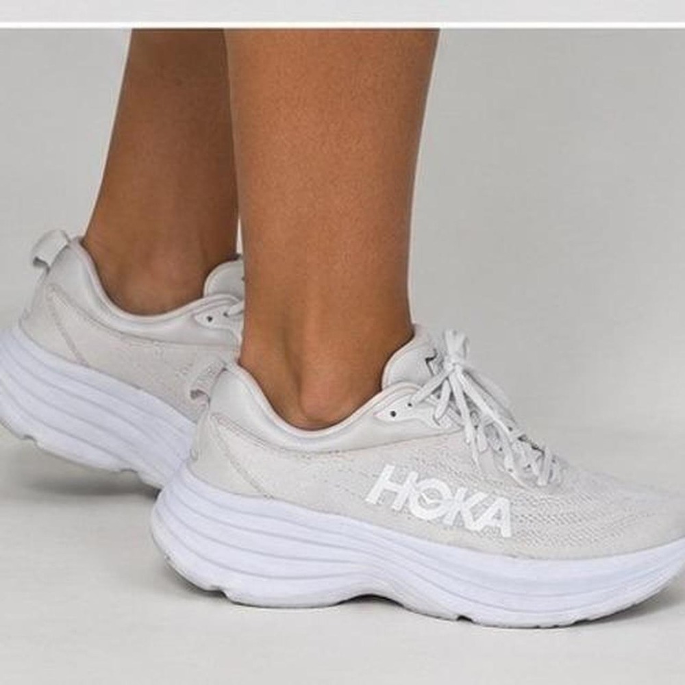 HOKA Bondi 8 women's running shoes 🤍